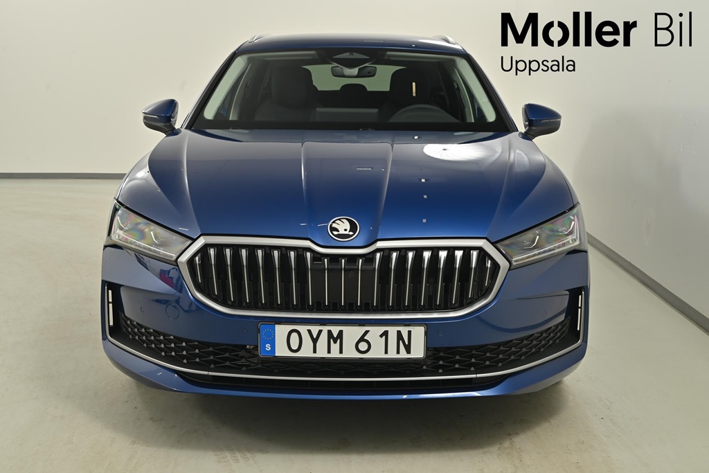 Skoda Superb OYM61N