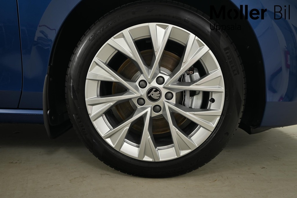 Skoda Superb OYM61N