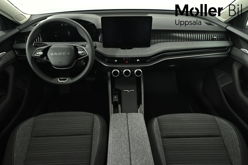 Skoda Superb OYM61N