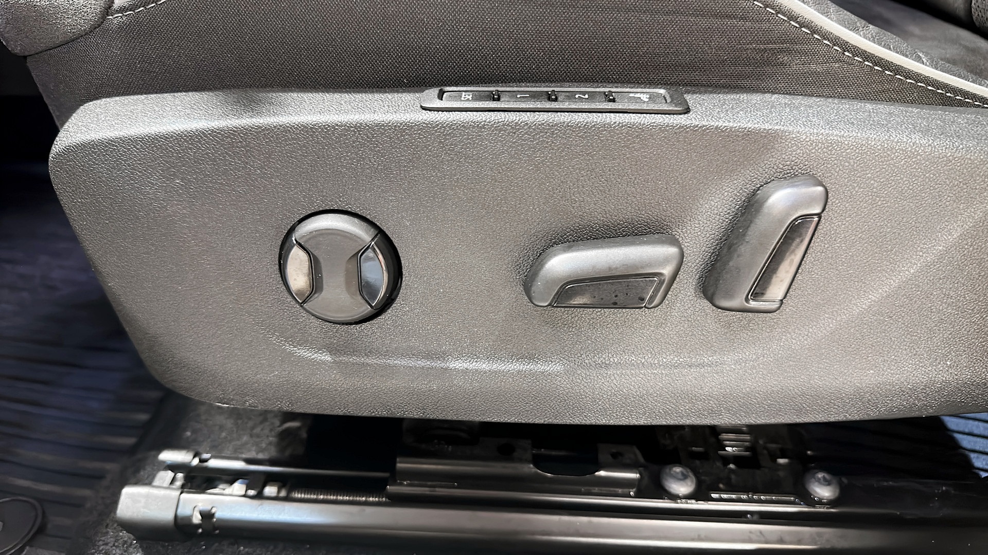 Skoda Enyaq OYR01C