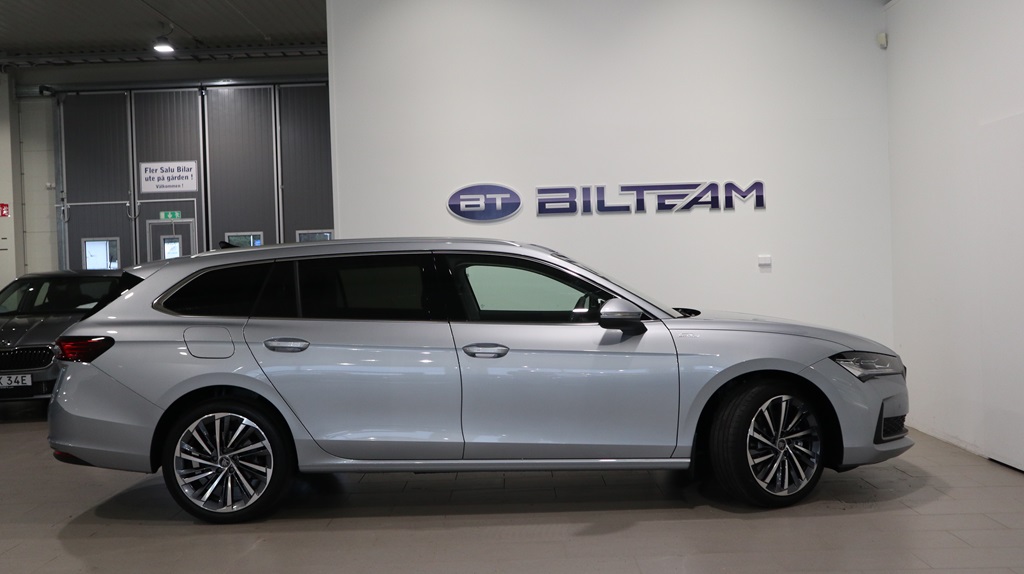 Skoda Superb Combi OYS44A
