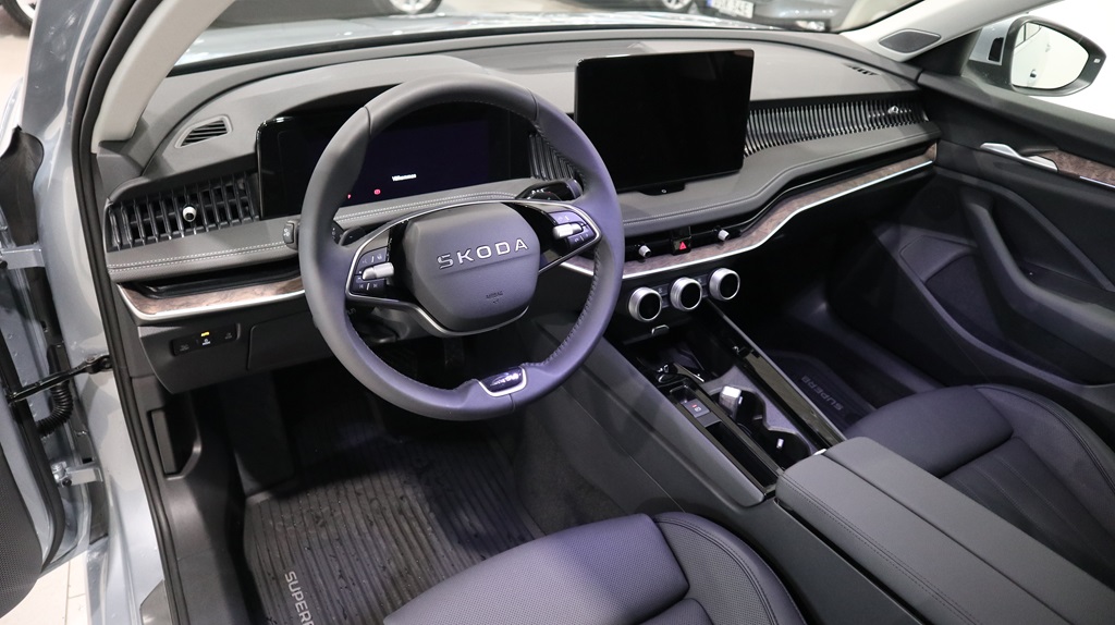 Skoda Superb Combi OYS44A