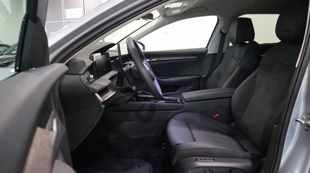 Skoda Superb Combi OYS44A