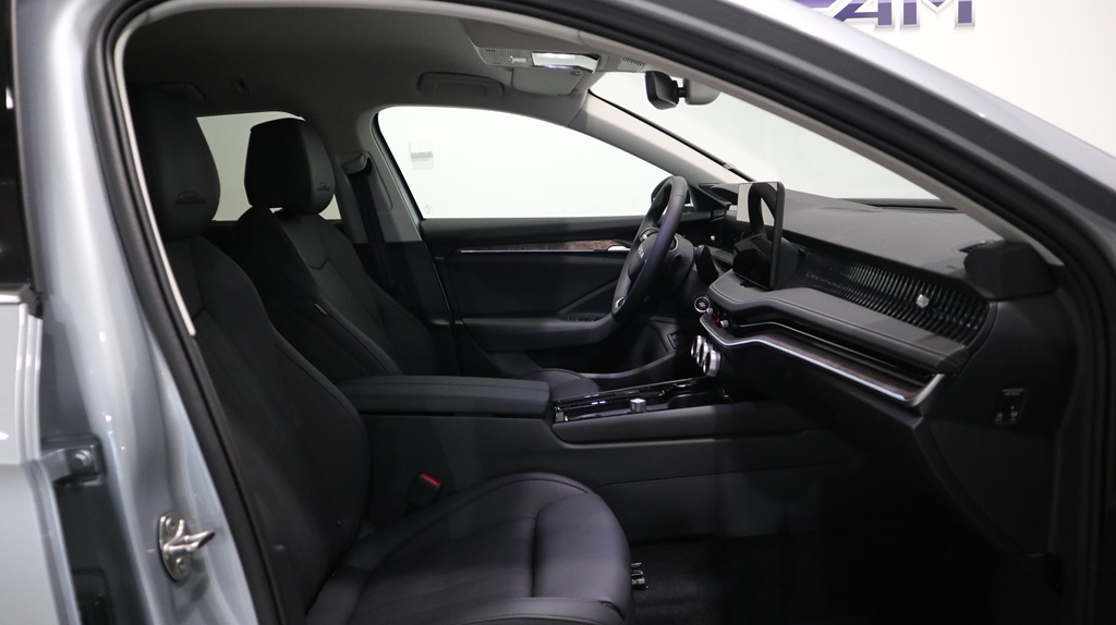 Skoda Superb Combi OYS44A