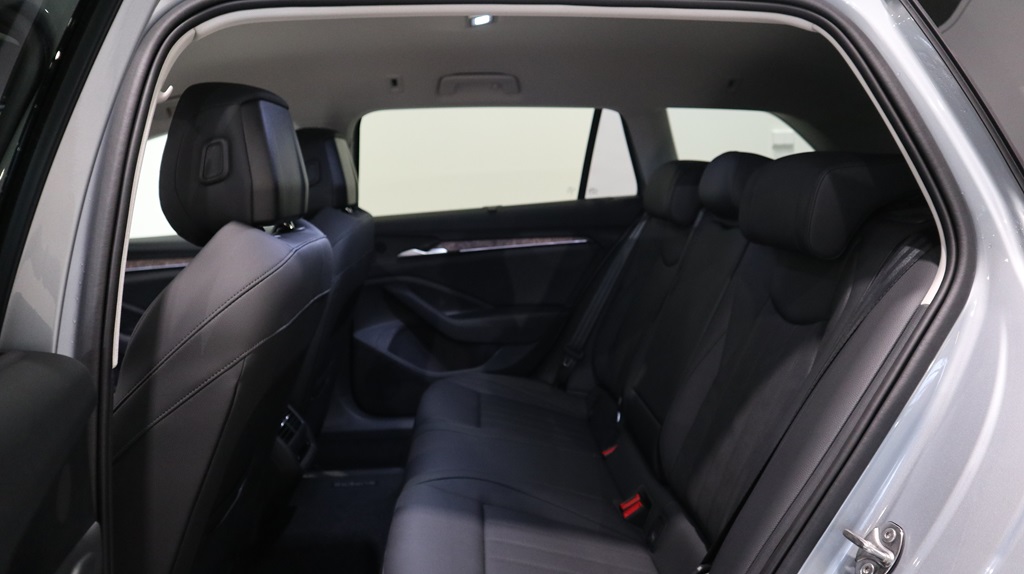 Skoda Superb Combi OYS44A