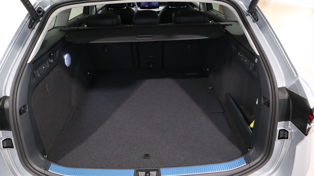 Skoda Superb Combi OYS44A