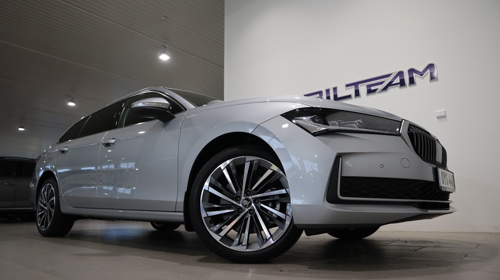Skoda Superb Combi OYS44A