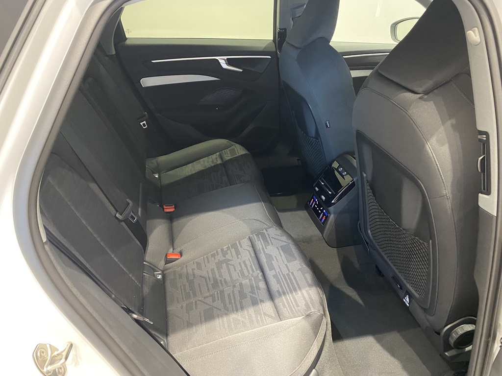 Audi A6 Avant OZR02Y