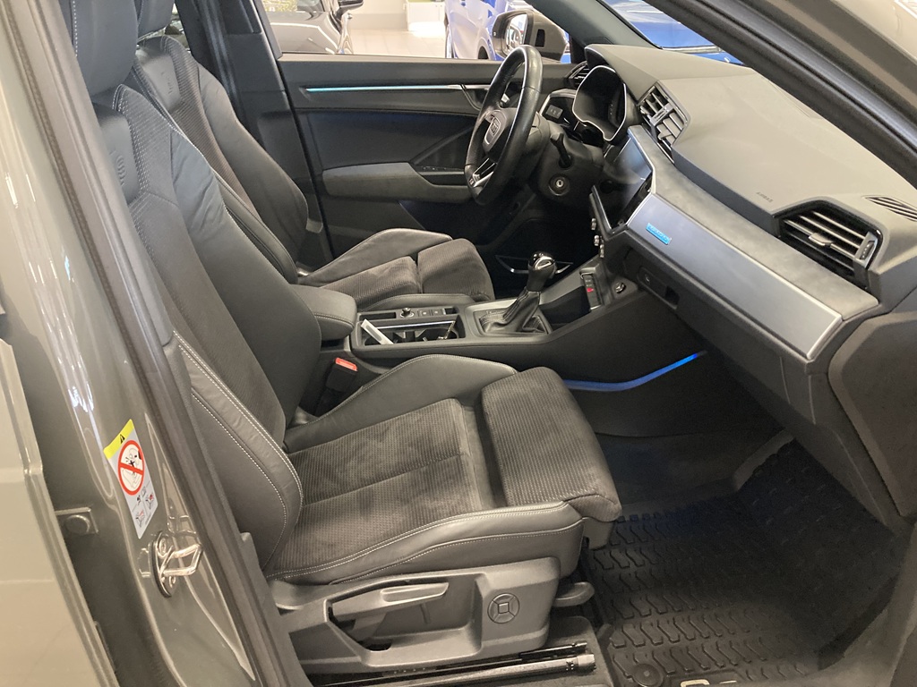 Audi Q3 PAK00M