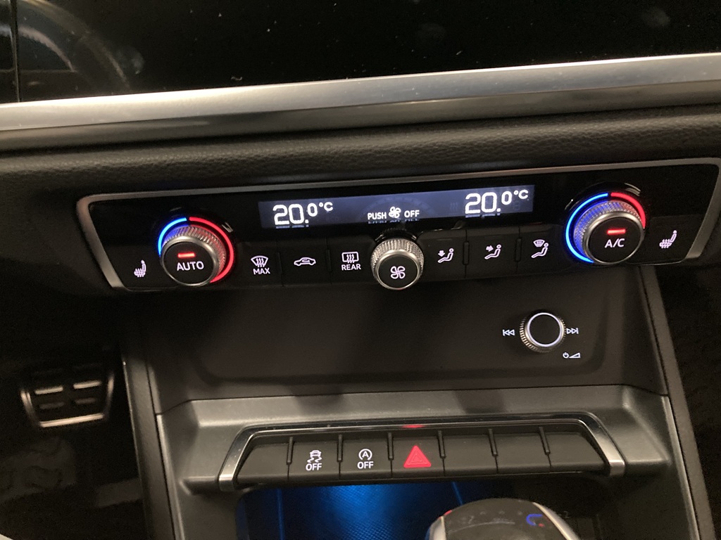 Audi Q3 PAK00M