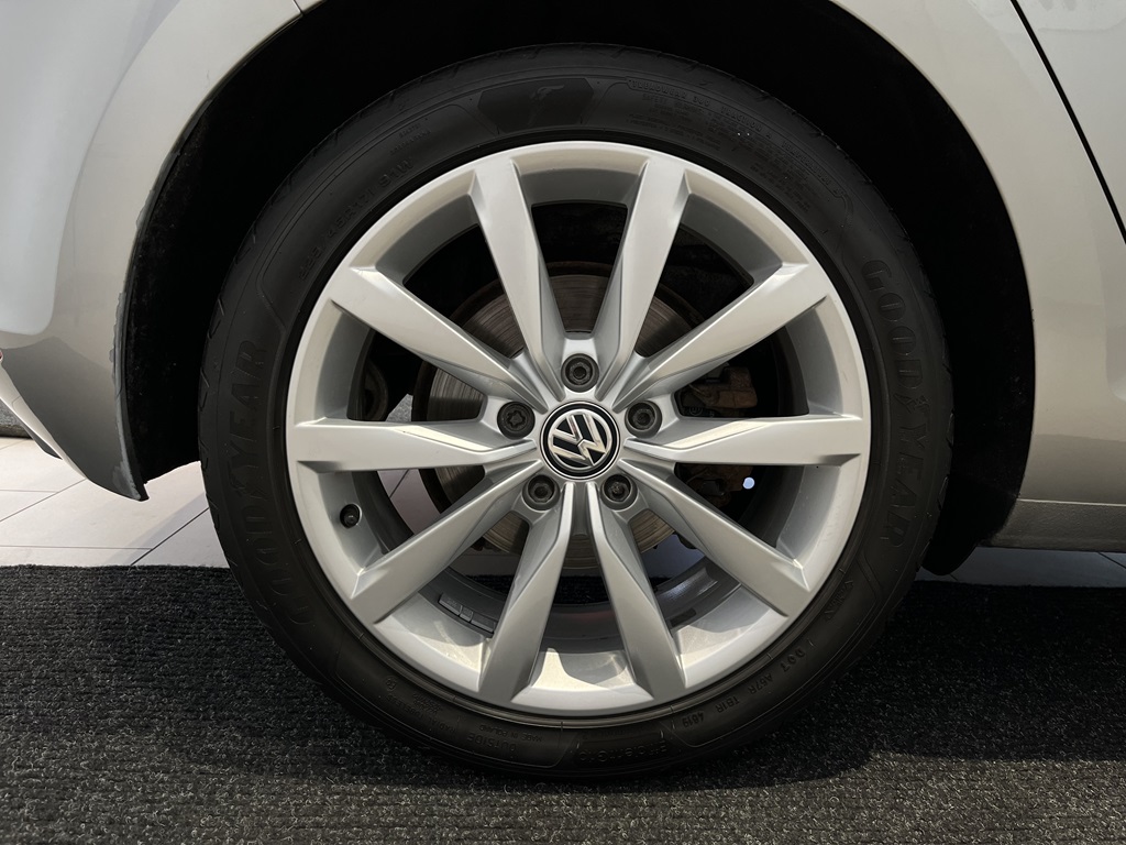 Volkswagen Golf PBE525