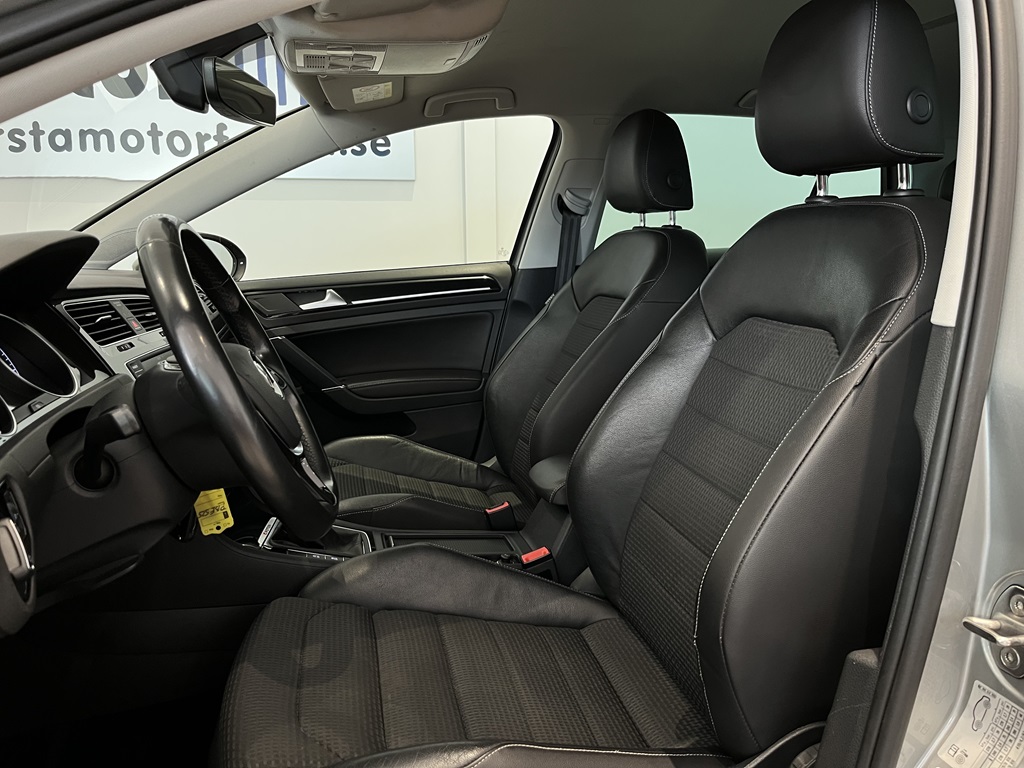 Volkswagen Golf PBE525