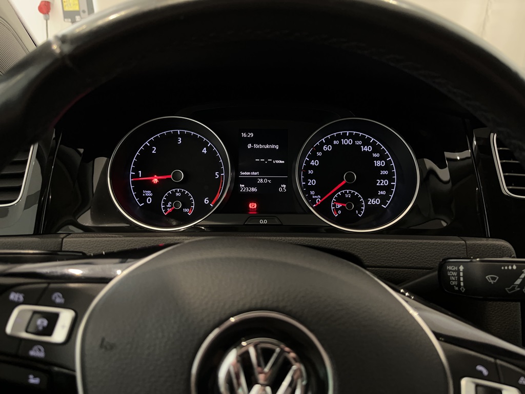 Volkswagen Golf PBE525