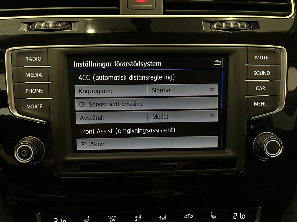 Volkswagen Golf PBE525