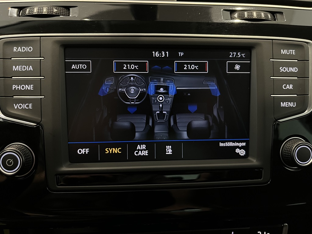 Volkswagen Golf PBE525