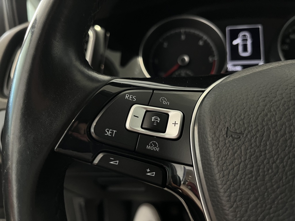 Volkswagen Golf PBE525