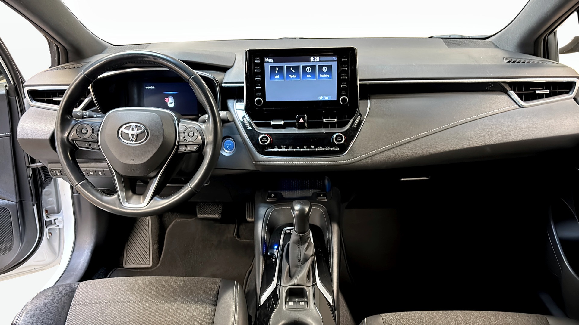 Toyota Corolla Touring Sports PBG445