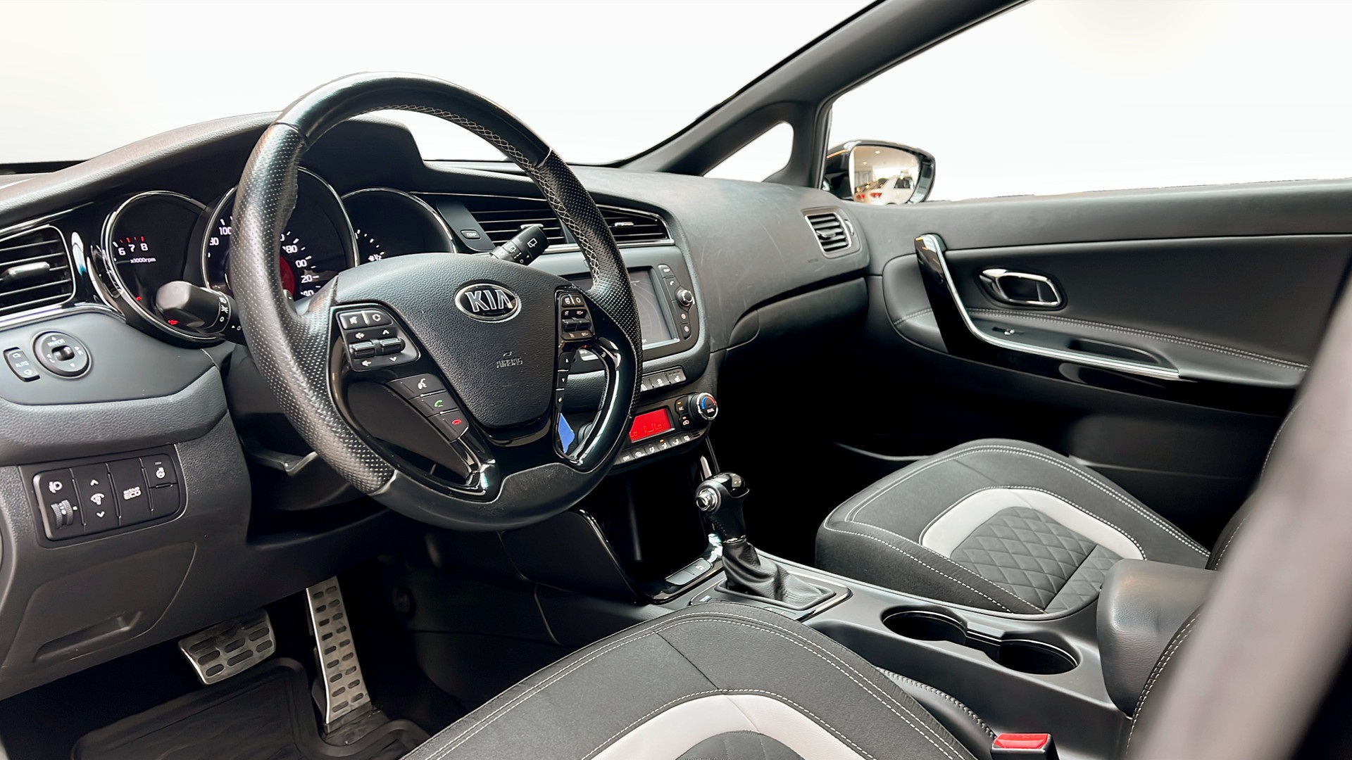 Kia cee'd SW PBL495