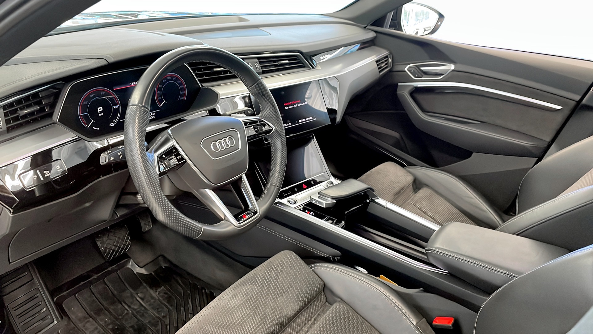 Audi e-tron PBP43T