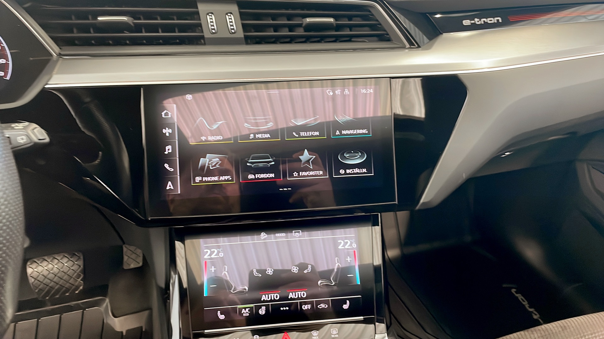 Audi e-tron PBP43T