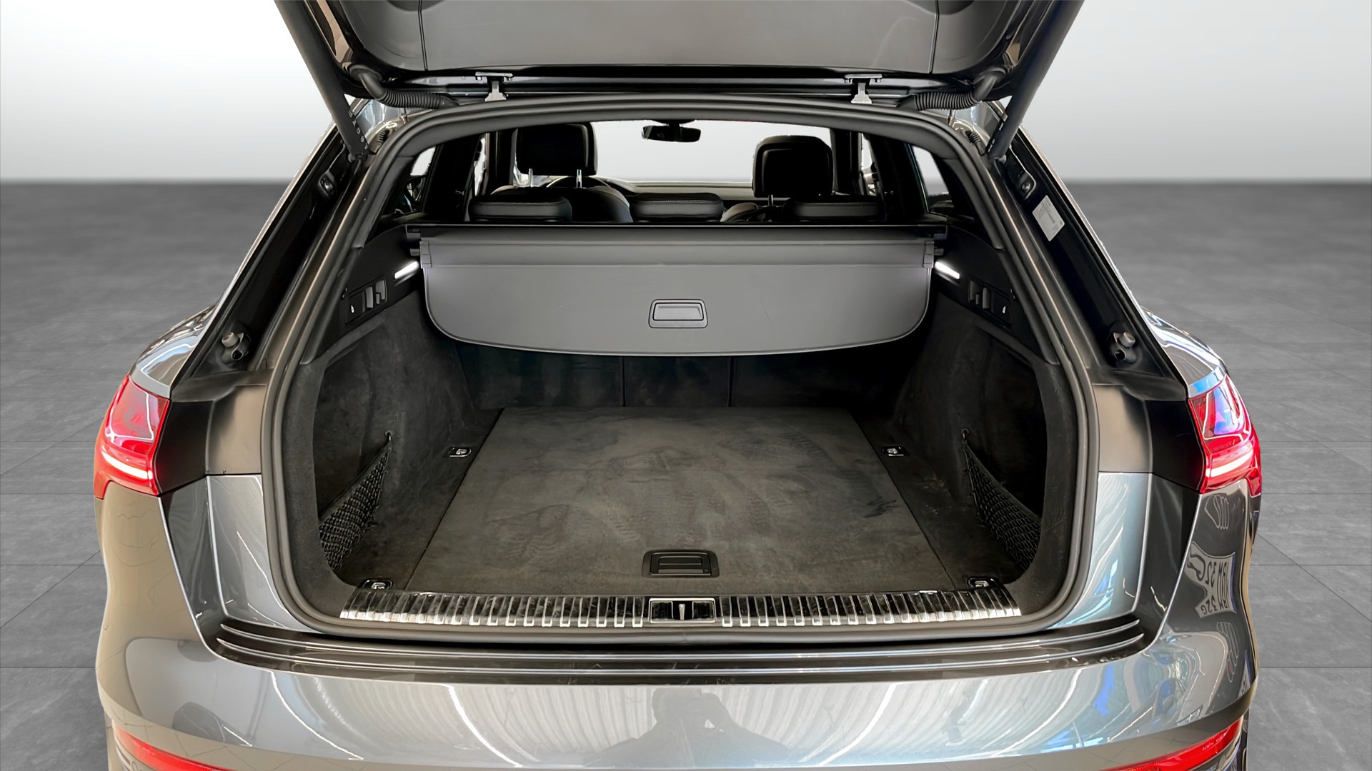 Audi e-tron PBP43T
