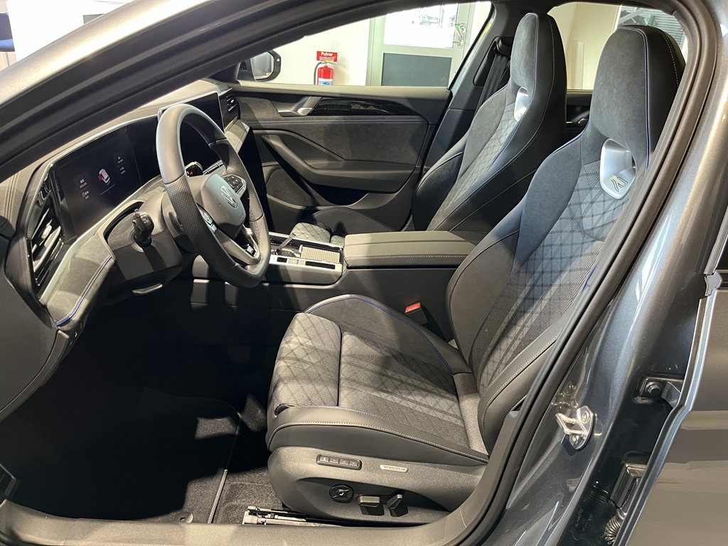 Volkswagen Passat PCJ72U