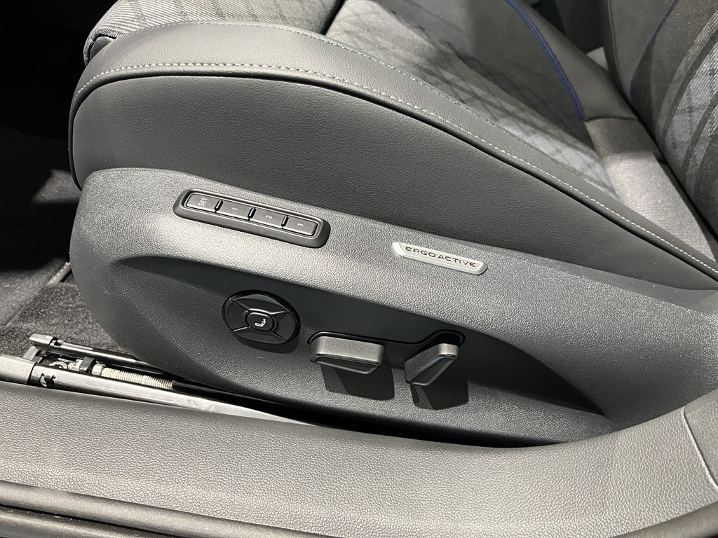 Volkswagen Passat PCJ72U