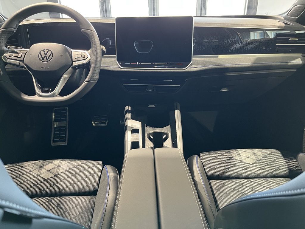 Volkswagen Passat PCJ72U
