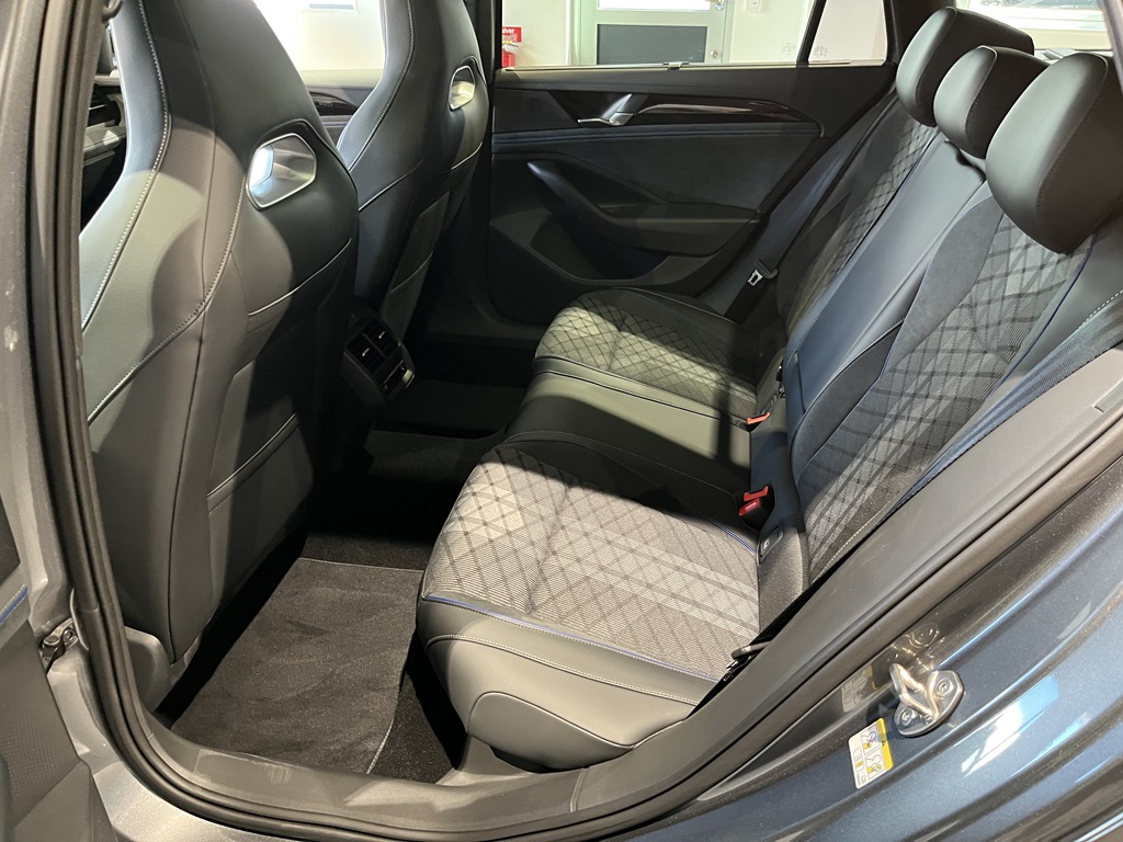 Volkswagen Passat PCJ72U