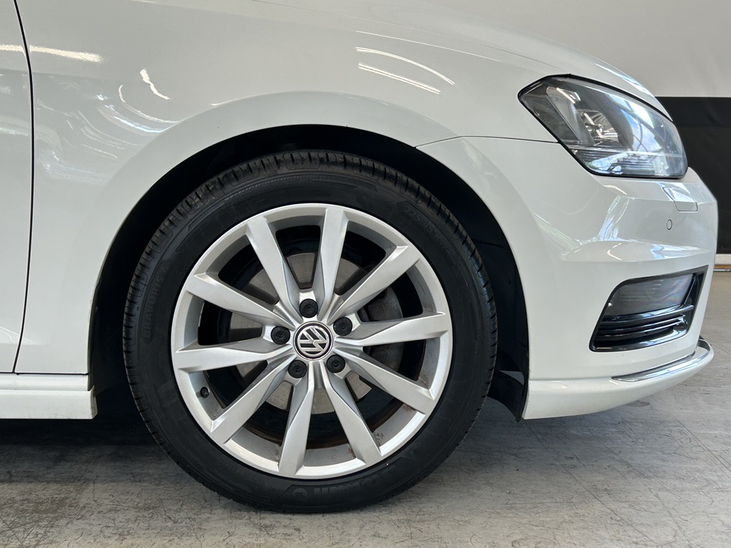 Volkswagen Golf PCL049