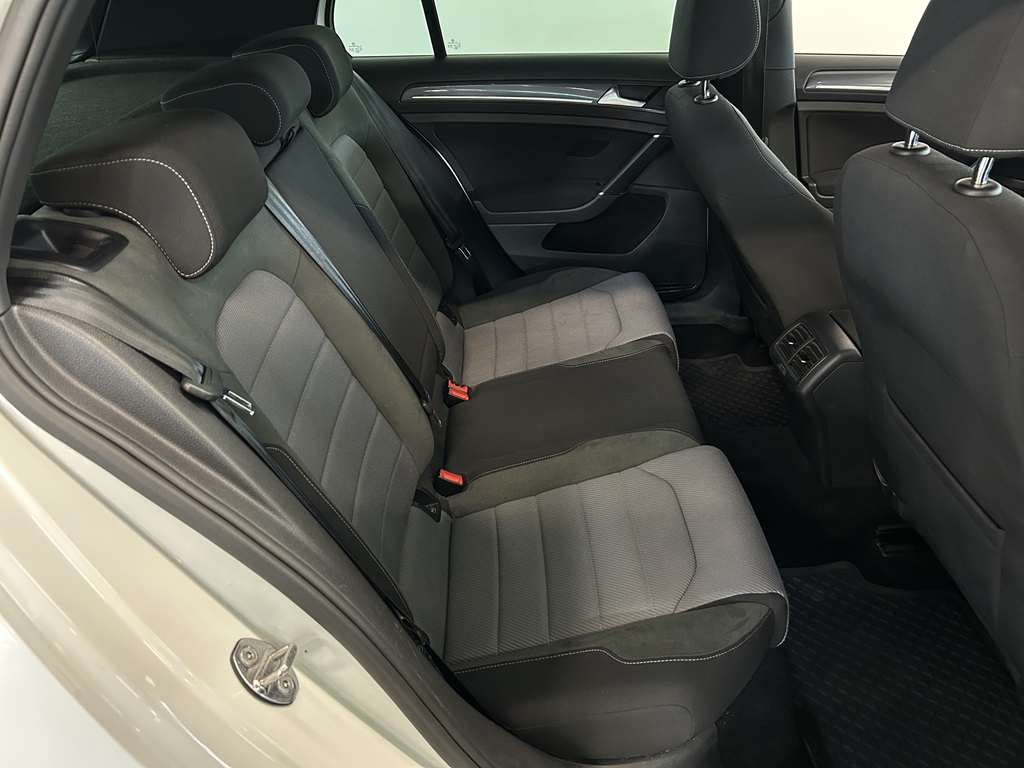 Volkswagen Golf PCL049
