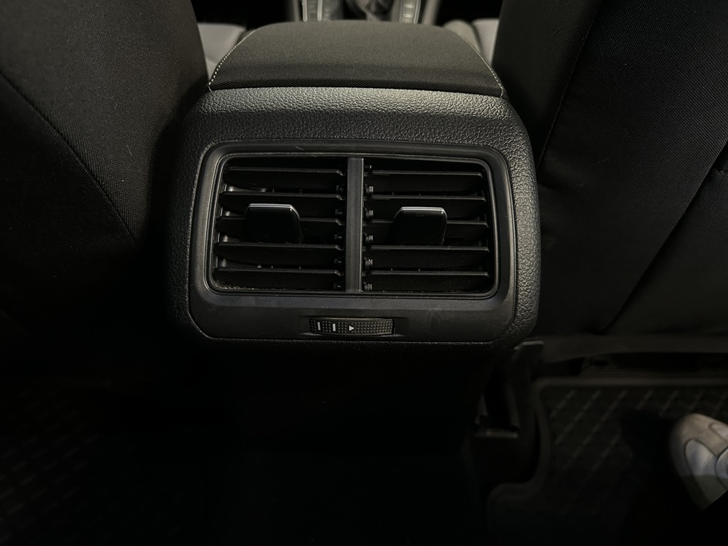 Volkswagen Golf PCL049