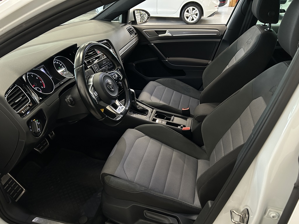 Volkswagen Golf PCL049