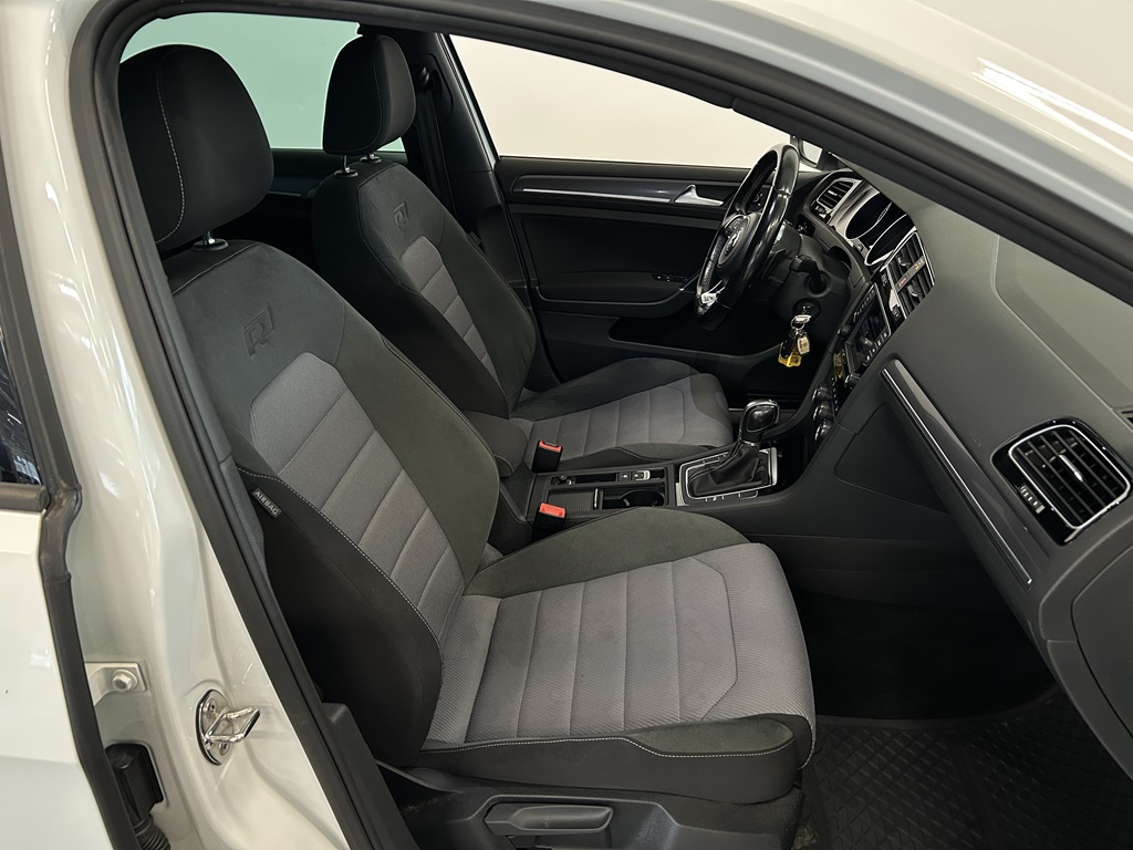 Volkswagen Golf PCL049