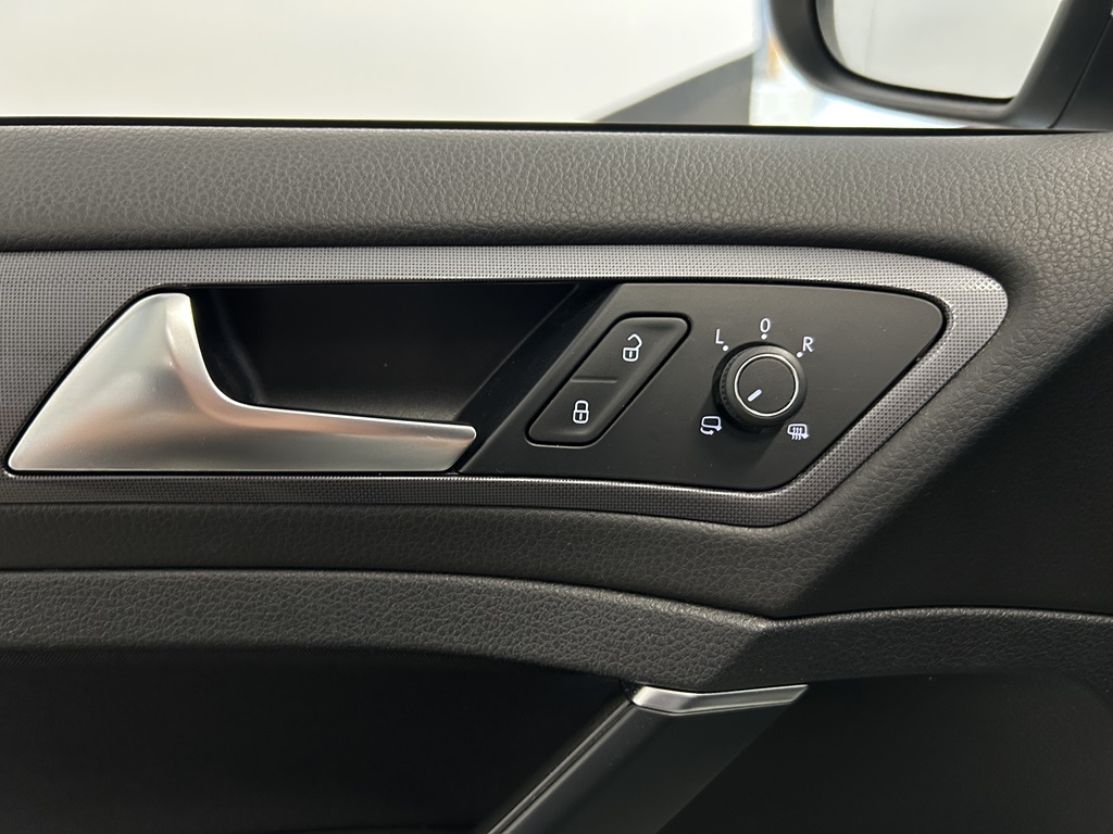 Volkswagen Golf PCL049