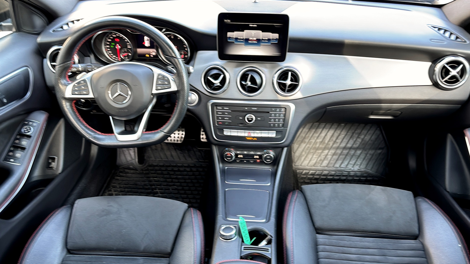 Mercedes GLA 200 PDB517