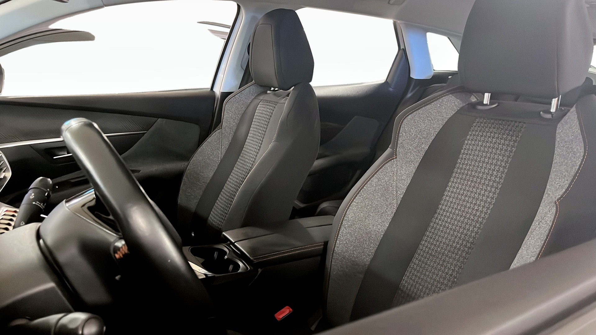 Peugeot 3008 PFD504