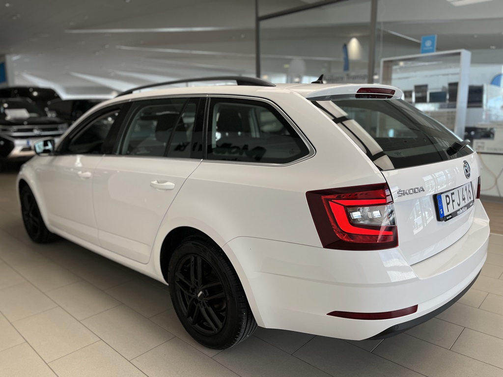 Skoda Octavia Combi PFJ416