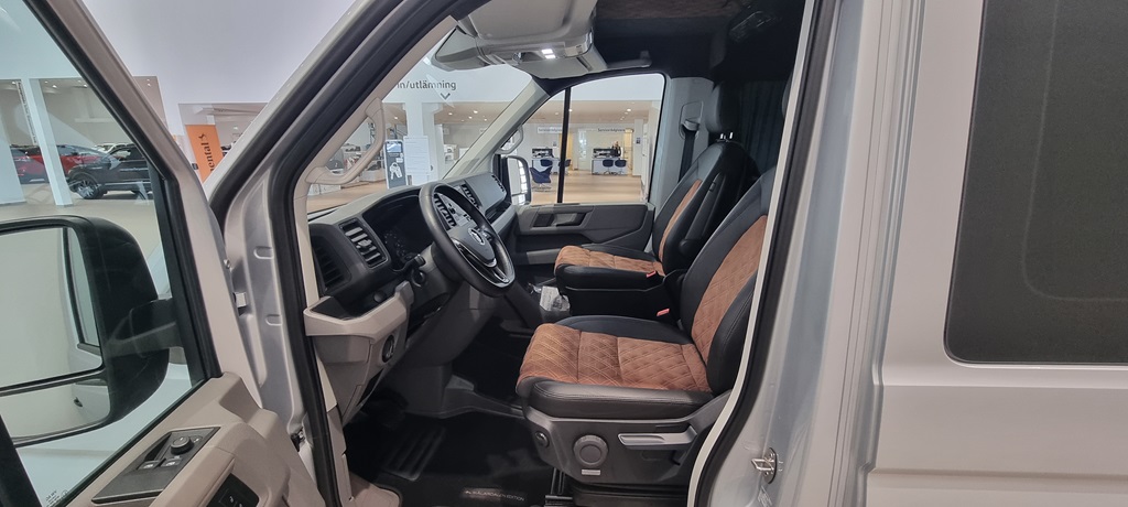 Volkswagen Crafter Kombi lång hjulbas PFN54U