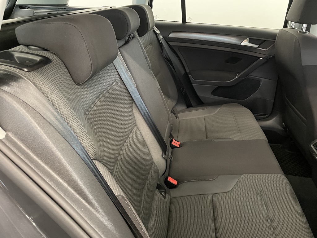 Volkswagen Golf PGL217