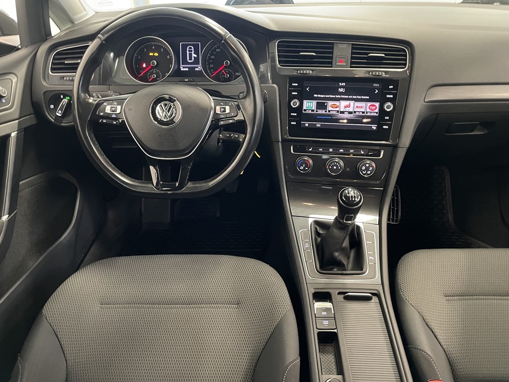 Volkswagen Golf PGL217