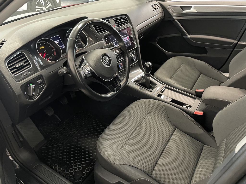 Volkswagen Golf PGL217