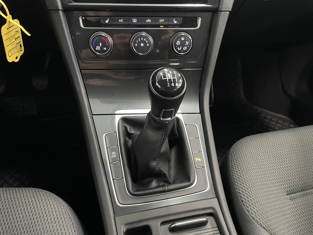 Volkswagen Golf PGL217
