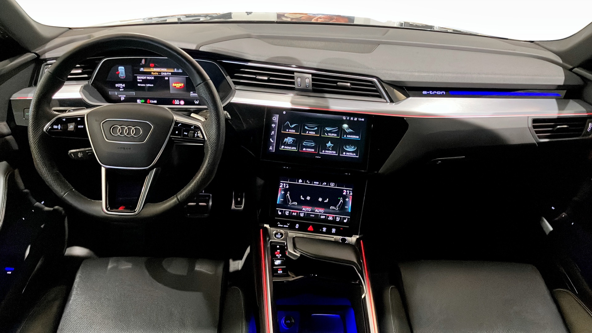 Audi Q8 PGO857