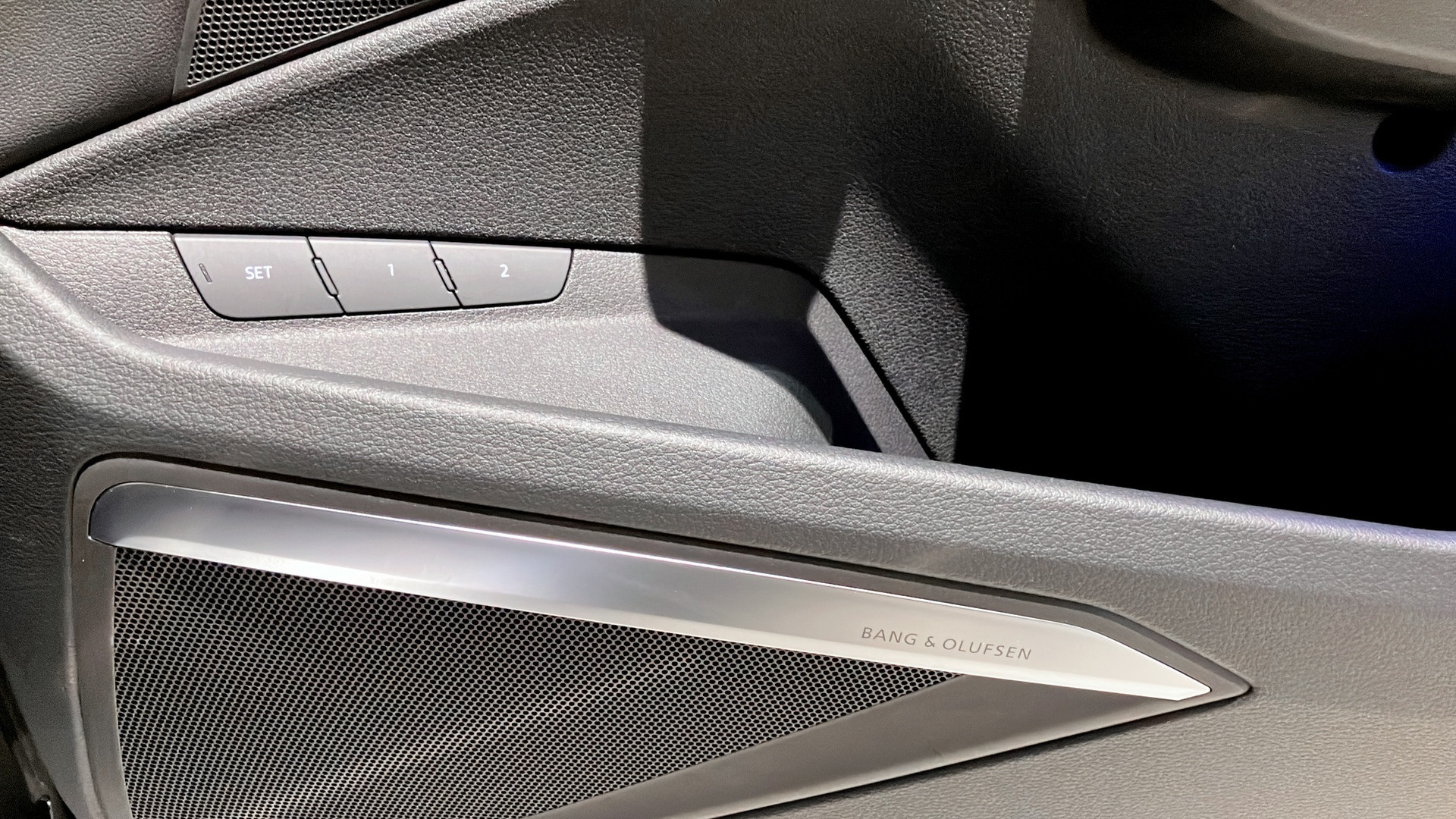 Audi Q8 PGO857