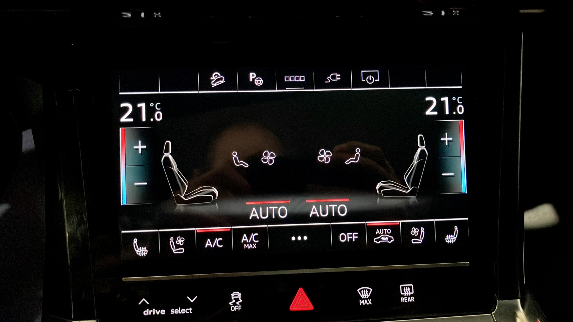 Audi Q8 PGO857