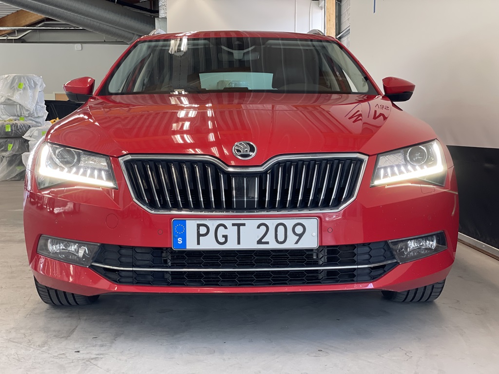Skoda Superb Combi PGT209