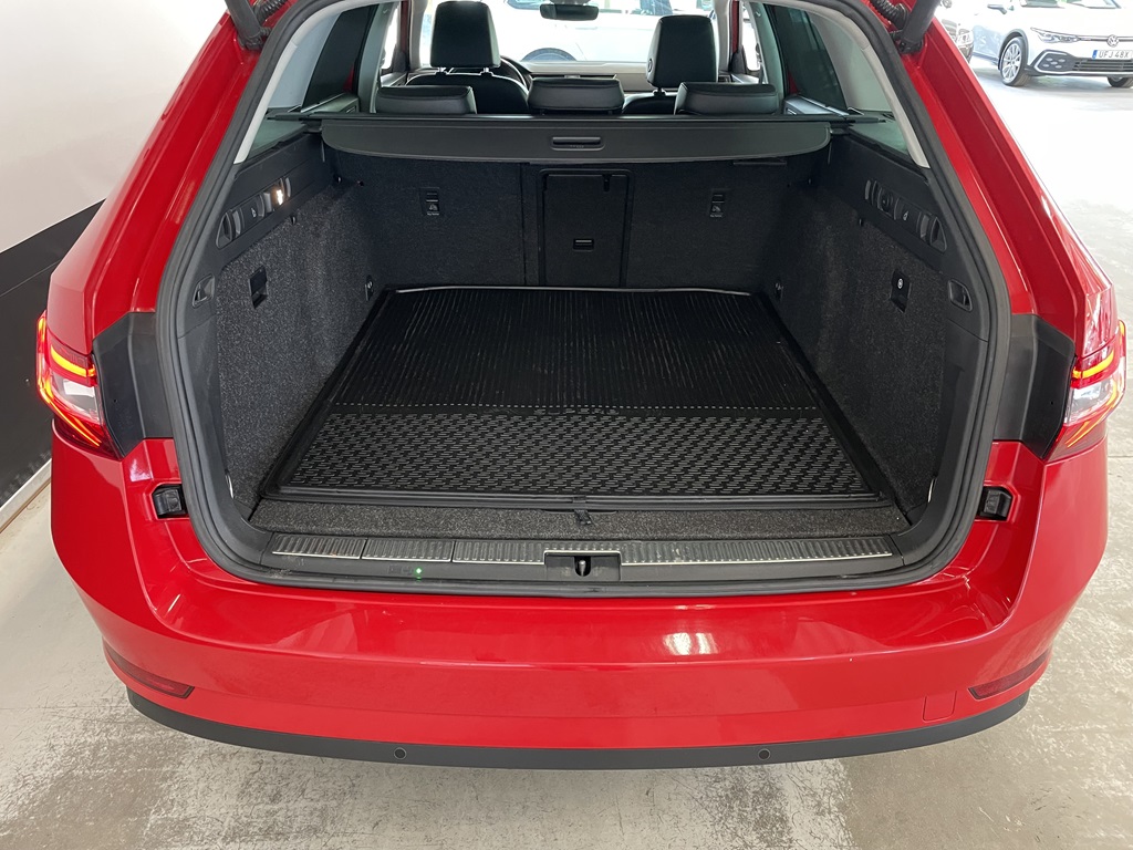 Skoda Superb Combi PGT209