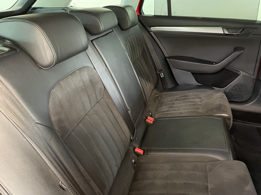 Skoda Superb Combi PGT209