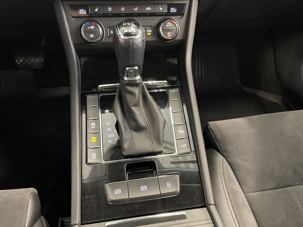 Skoda Superb Combi PGT209